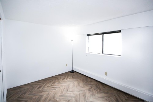 112-1975 Lee Ave, Victoria, BC - Indoor Photo Showing Other Room