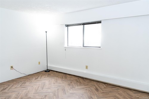 112-1975 Lee Ave, Victoria, BC - Indoor Photo Showing Other Room