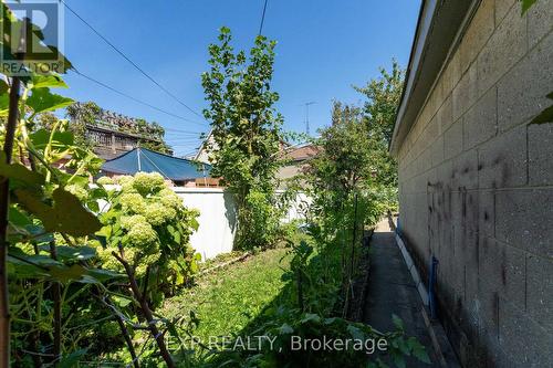 2505 Dufferin Street, Toronto, ON - Outdoor