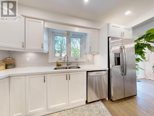 342 Savage Road, Newmarket, ON - Indoor Photo Showing Kitchen With Double Sink