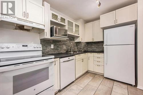 120 Royalton Private, Ottawa, ON - Indoor Photo Showing Kitchen