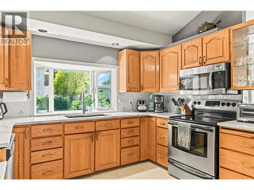 2804 25 Street, Vernon, BC - Indoor Photo Showing Kitchen