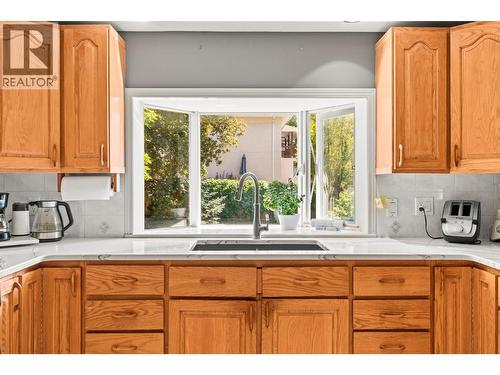 2804 25 Street, Vernon, BC - Indoor Photo Showing Kitchen With Double Sink