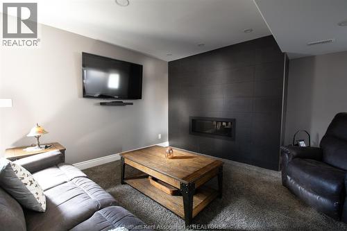 64 Valencia Drive, Chatham, ON - Indoor Photo Showing Living Room With Fireplace