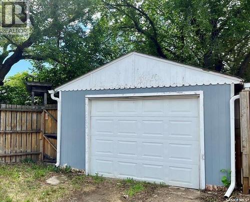 4530 Dewdney Avenue, Regina, SK - Outdoor