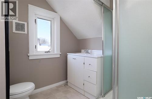 4530 Dewdney Avenue, Regina, SK - Indoor Photo Showing Bathroom