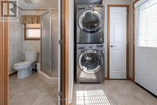 1161 4Th Concession Road W, Hamilton, ON - Indoor Photo Showing Laundry Room
