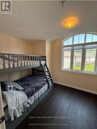 81 - 151 Rosie Street, Blue Mountains, ON - Indoor Photo Showing Bedroom
