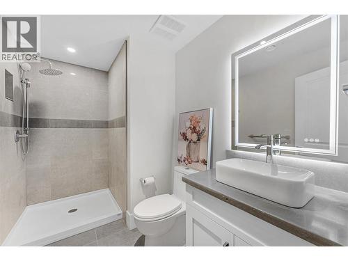 2150 Saucier Road, Kelowna, BC - Indoor Photo Showing Bathroom