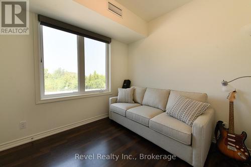 201 - 17 Spooner Crescent, Collingwood, ON - Indoor Photo Showing Living Room