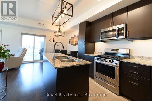 201 - 17 Spooner Crescent, Collingwood, ON - Indoor Photo Showing Kitchen With Double Sink