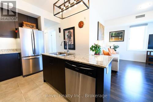 201 - 17 Spooner Crescent, Collingwood, ON - Indoor Photo Showing Kitchen With Stainless Steel Kitchen With Double Sink With Upgraded Kitchen