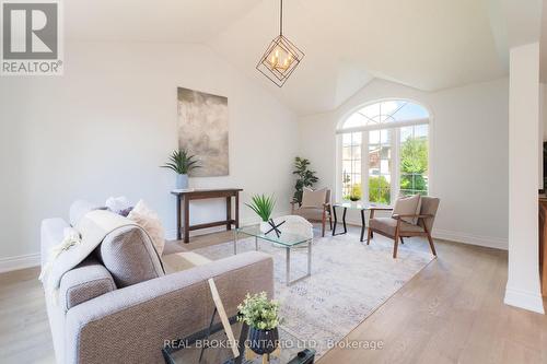 83 Benedict Place, Hamilton, ON - Indoor Photo Showing Other Room