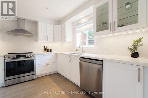 83 Benedict Place, Hamilton, ON - Indoor Photo Showing Kitchen With Stainless Steel Kitchen With Upgraded Kitchen