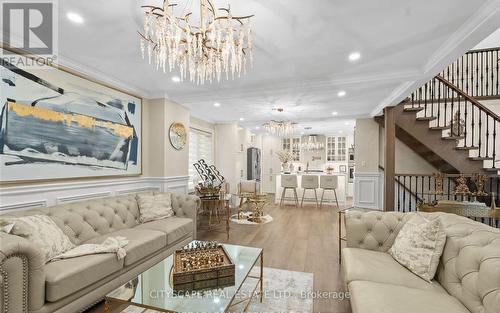 1270 Saginaw Crescent, Mississauga, ON - Indoor Photo Showing Living Room