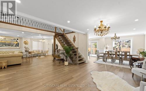 1270 Saginaw Crescent, Mississauga, ON - Indoor Photo Showing Living Room