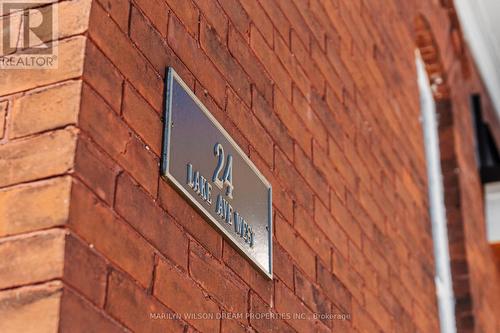 24 Lake Avenue W, Carleton Place, ON - 