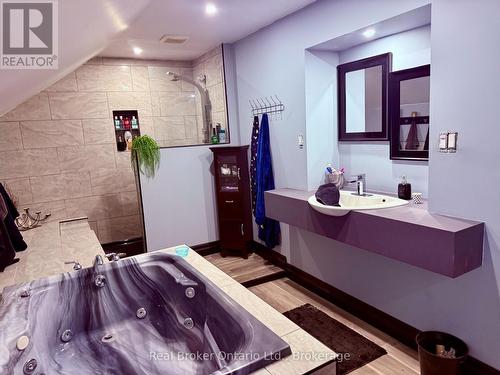 33 Cozy Street, Welland (Lincoln/Crowland), ON - Indoor