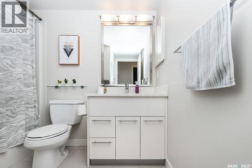 208B 415 Hunter Road, Saskatoon, SK - Indoor Photo Showing Bathroom