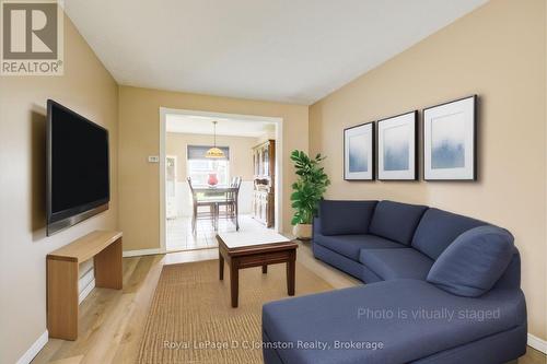 254 Scott Road, Cambridge, ON - Indoor Photo Showing Living Room