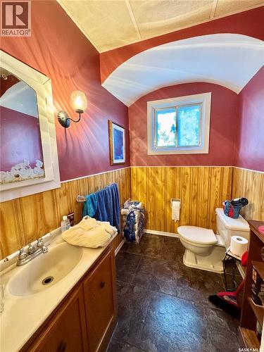 119 22Nd Street E, Prince Albert, SK - Indoor Photo Showing Bathroom