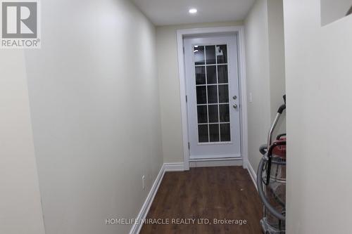 B - 323 Falling Green Crescent, Kitchener, ON - Indoor Photo Showing Other Room