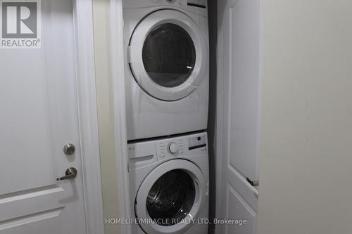 B - 323 Falling Green Crescent, Kitchener, ON - Indoor Photo Showing Laundry Room