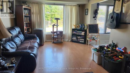 10 Charlton Crescent, North Bay (Ferris), ON - Indoor