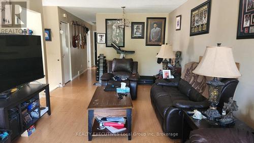 10 Charlton Crescent, North Bay (Ferris), ON - Indoor Photo Showing Living Room