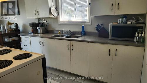10 Charlton Crescent, North Bay (Ferris), ON - Indoor Photo Showing Kitchen With Double Sink