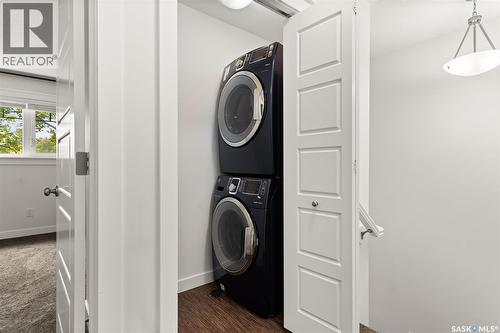 2875 Garnet Street, Regina, SK - Indoor Photo Showing Laundry Room