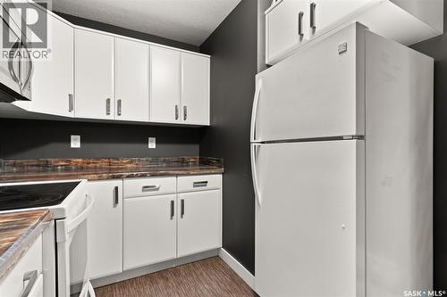 2875 Garnet Street, Regina, SK - Indoor Photo Showing Kitchen
