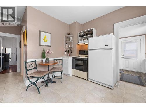 1830 Riverside Avenue, Kelowna, BC - Indoor