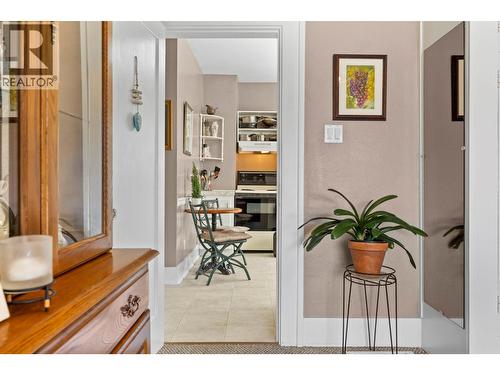 1830 Riverside Avenue, Kelowna, BC - Indoor