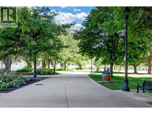 1830 Riverside Avenue, Kelowna, BC - Outdoor