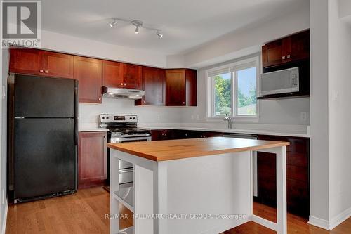 553 Burleigh Private, Ottawa, ON - Indoor Photo Showing Kitchen