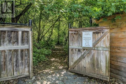 Walking path to park from Burleigh Private - 553 Burleigh Private, Ottawa, ON - Outdoor