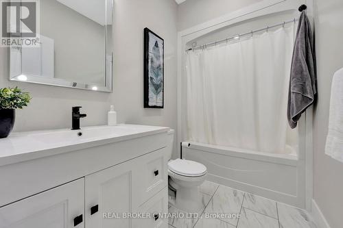 64 Queen Street W, Norfolk, ON - Indoor Photo Showing Bathroom