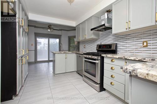 Kitchen - 22 Larkin Avenue, Markham, ON - Indoor Photo Showing Kitchen With Upgraded Kitchen