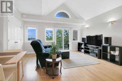 C - 145 Oldfield Street, Ottawa, ON - Indoor Photo Showing Living Room
