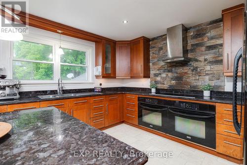951 Gorton Avenue, Burlington, ON - Indoor Photo Showing Kitchen With Double Sink