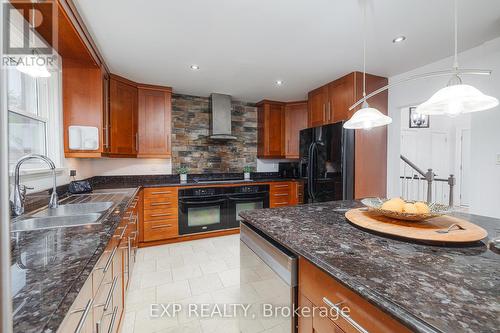 951 Gorton Avenue, Burlington, ON - Indoor Photo Showing Kitchen