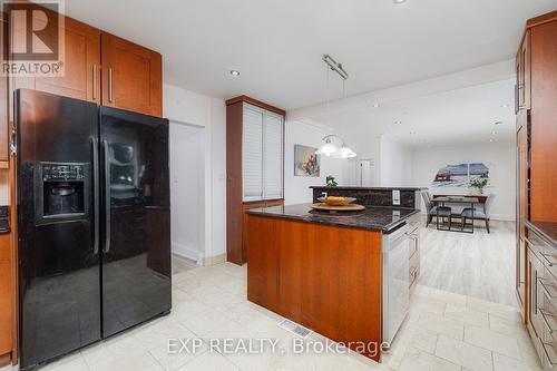 951 Gorton Avenue, Burlington, ON - Indoor Photo Showing Kitchen