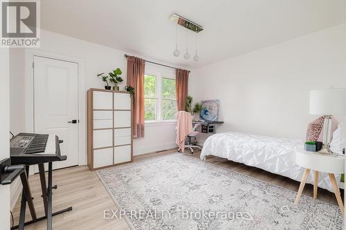 951 Gorton Avenue, Burlington, ON - Indoor Photo Showing Bedroom