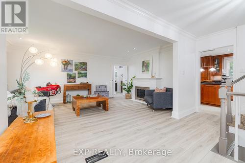 951 Gorton Avenue, Burlington, ON - Indoor