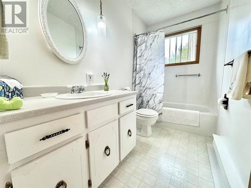 31 Coronation Street, Lewisporte, NL - Indoor Photo Showing Bathroom
