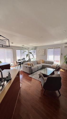 Salon - 8-8750 Crois. Du Louvre, Brossard, QC - Indoor Photo Showing Living Room