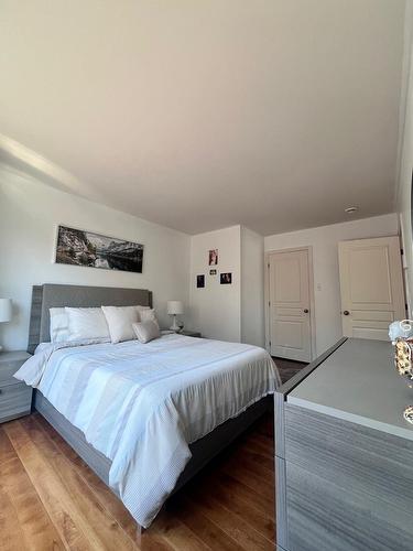 Primary bedroom - 8-8750 Crois. Du Louvre, Brossard, QC - Indoor Photo Showing Bedroom