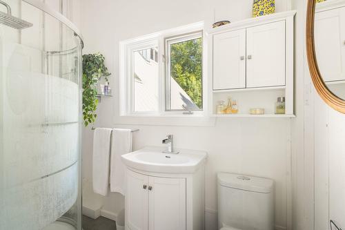 Salle de bains attenante à la CCP - 20 Rue Grove, Lac-Brome, QC - Indoor Photo Showing Bathroom