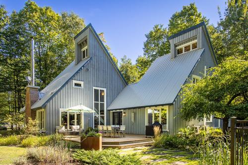 Face arrière - 20 Rue Grove, Lac-Brome, QC - Outdoor With Deck Patio Veranda